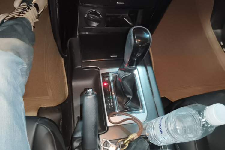 Used Toyota Prado 2016 2.7L Automatic Standard Edition Gear Lever