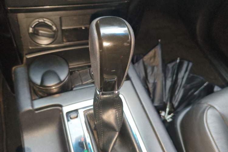 Used Toyota Prado 2016 2.7L Automatic Standard Edition Gear Lever