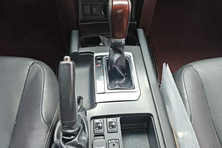 Used Toyota Prado 2016 3.5L Automatic TX-L NAVI Gear Lever