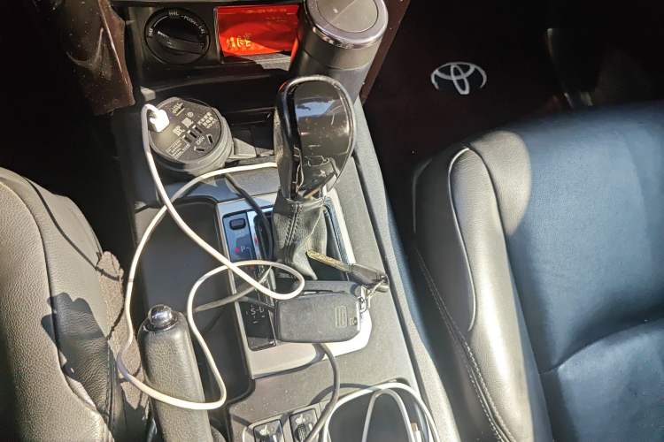 Used Toyota Prado 2016 2.7L Automatic Standard Edition Gear Lever