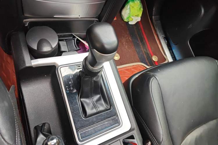 Used Toyota Prado 2016 2.7L Automatic Standard Edition Gear Lever
