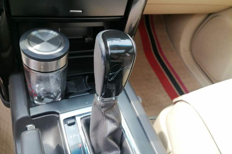 Used Toyota Prado 2016 2.7L Automatic Luxury Edition Gear Lever