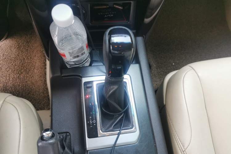 Used Toyota Prado 2016 2.7L Automatic Standard Edition Gear Lever