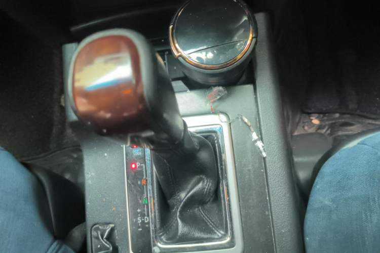 Used Toyota Prado 2016 3.5L Automatic TX-L Gear Lever
