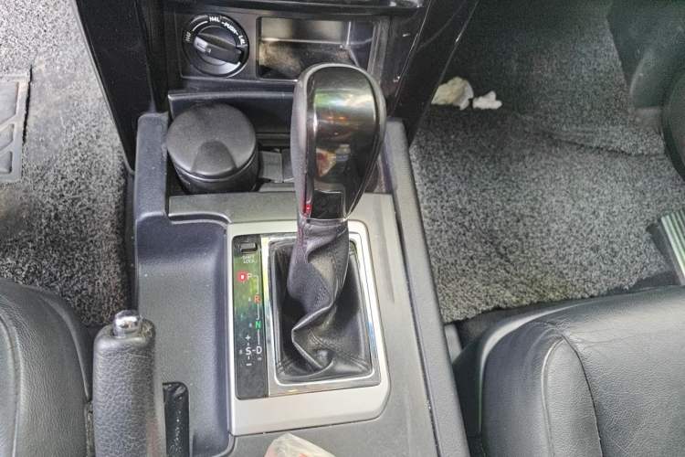 Used Toyota Prado 2016 2.7L Automatic Standard Edition Gear Lever