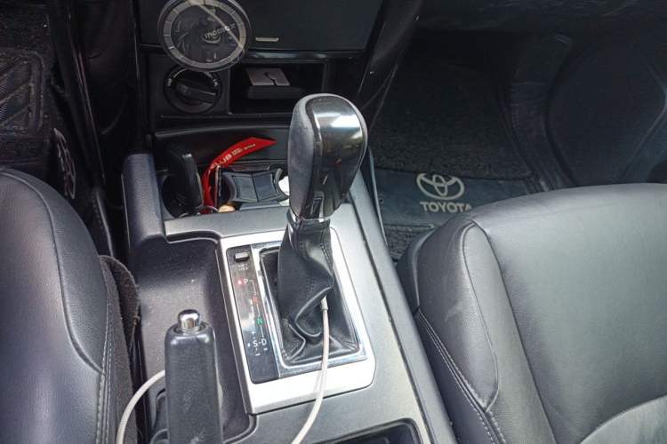 Used Toyota Prado 2016 2.7L Automatic Standard Edition Gear Lever