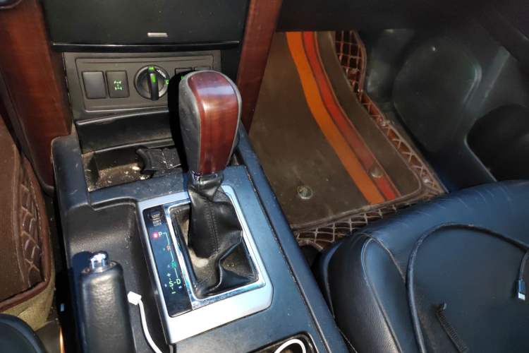 Used Toyota Prado 2016 3.5L Automatic TX-L NAVI Gear Lever
