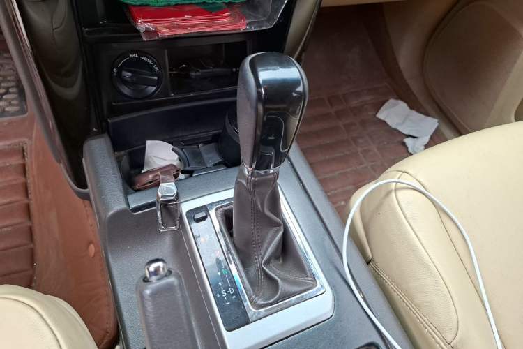 Used Toyota Prado 2016 2.7L Automatic Luxury Edition Gear Lever