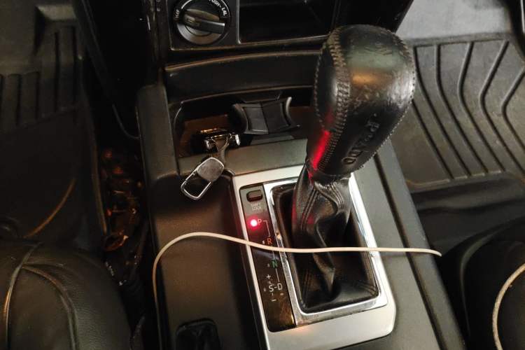 Used Toyota Prado 2016 2.7L Automatic Standard Edition Gear Lever
