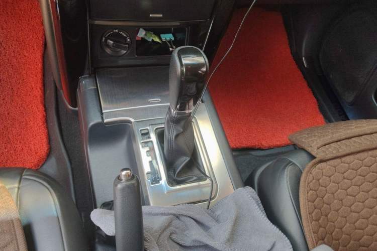 Used Toyota Prado 2016 2.7L Automatic Luxury Edition Gear Lever