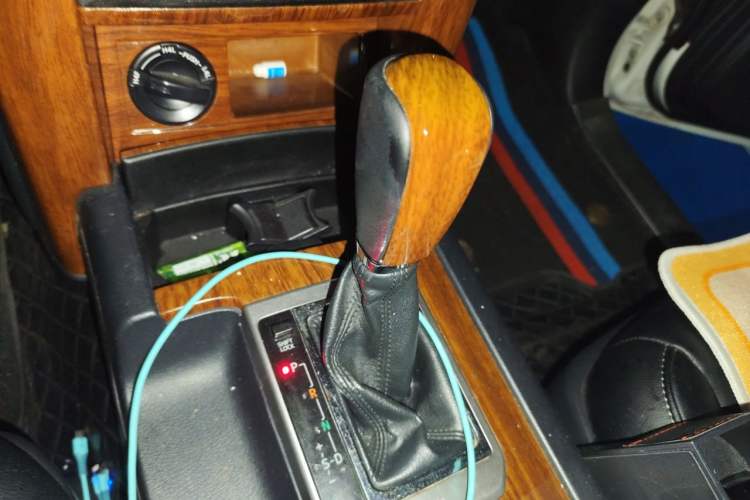 Used Toyota Prado 2016 2.7L Automatic Standard Edition Gear Lever