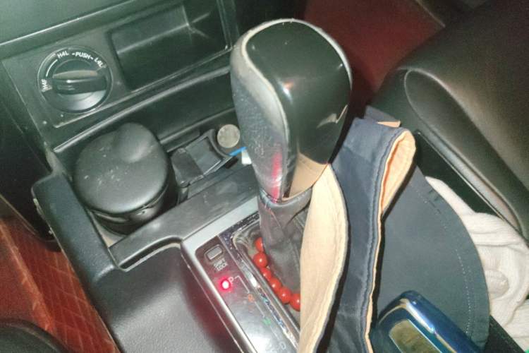 Used Toyota Prado 2016 2.7L Automatic Standard Edition Gear Lever