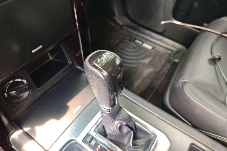Used Toyota Prado 2016 2.7L Automatic Standard Edition Gear Lever