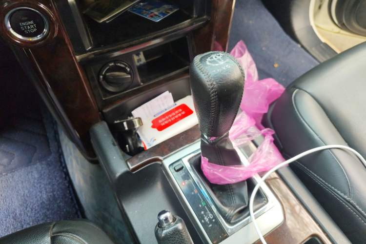 Used Toyota Prado 2016 2.7L Automatic Standard Edition Gear Lever