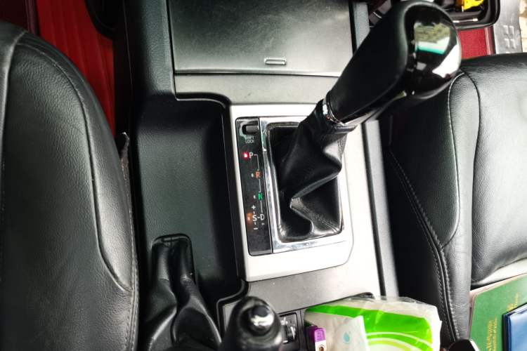 Used Toyota Prado 2016 2.7L Automatic Standard Edition Gear Lever