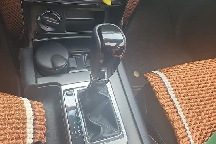 Used Toyota Prado 2016 2.7L Automatic Standard Edition Gear Lever