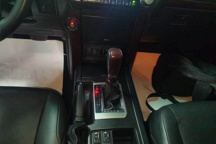 Used Toyota Prado 2016 3.5L Automatic TX-L NAVI Gear Lever