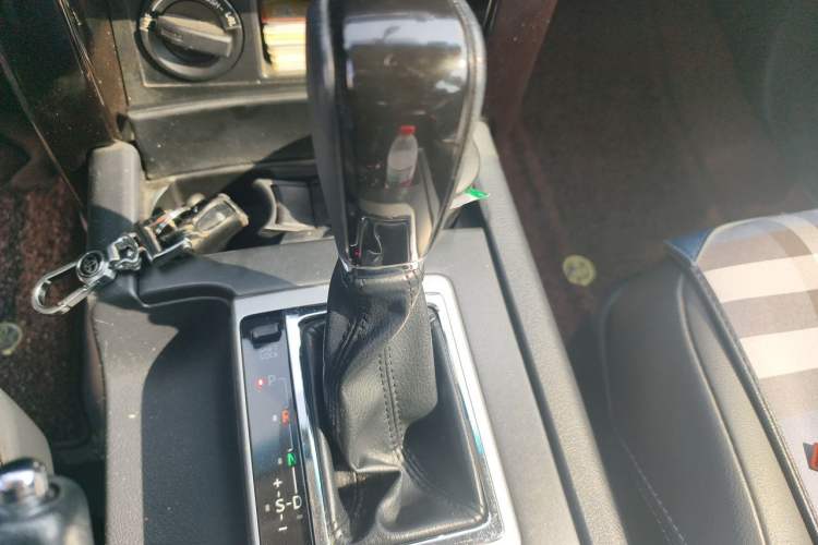 Used Toyota Prado 2016 2.7L Automatic Standard Edition Gear Lever