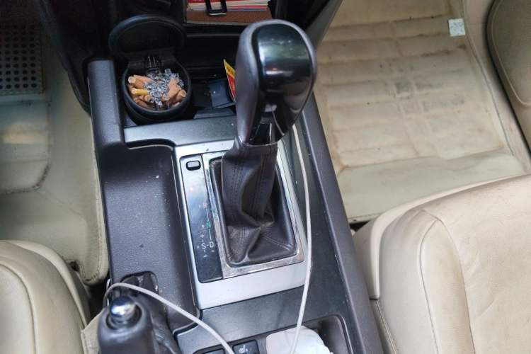 Used Toyota Prado 2016 2.7L Automatic Standard Edition Gear Lever