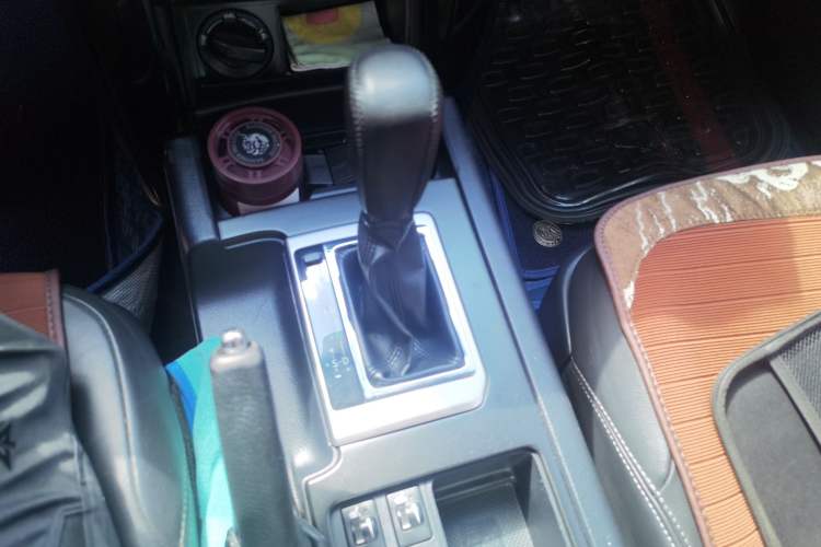Used Toyota Prado 2016 2.7L Automatic Standard Edition Gear Lever