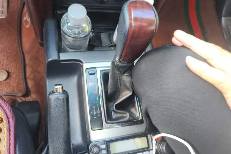 Used Toyota Prado 2016 3.5L Automatic TX-L NAVI Gear Lever