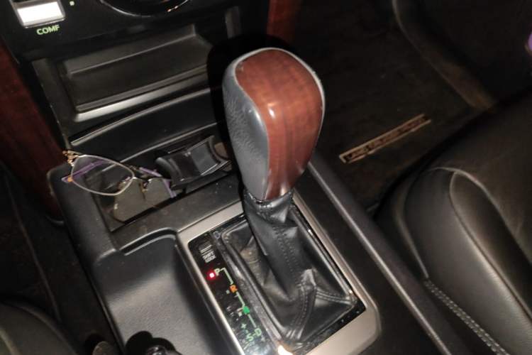 Used Toyota Prado 2016 3.5L Automatic VX NAVI Gear Lever