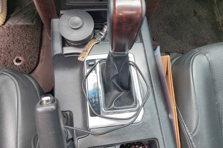 Used Toyota Prado 2016 3.5L Automatic TX-L Gear Lever