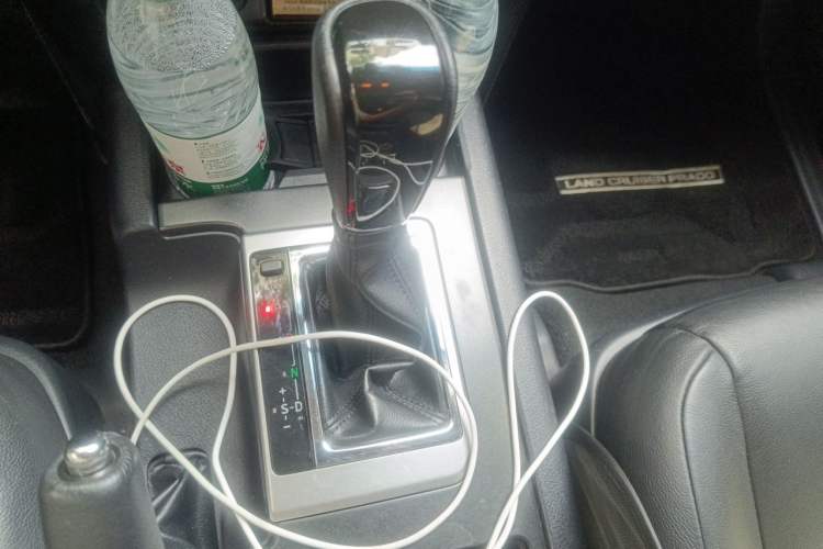 Used Toyota Prado 2016 2.7L Automatic Standard Edition Gear Lever