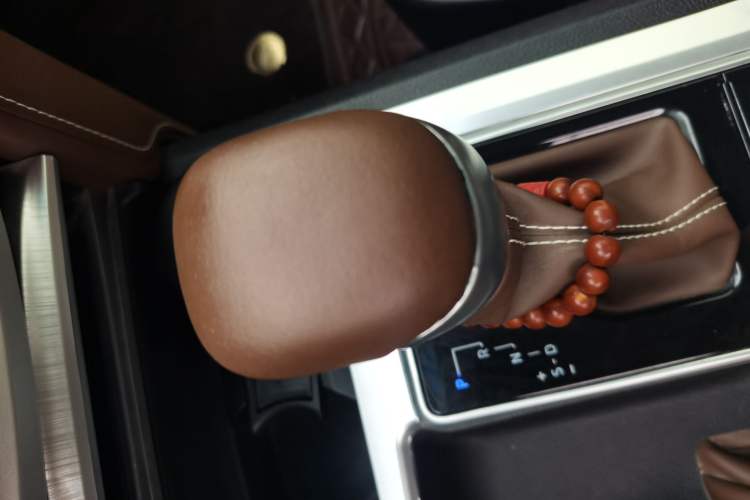 Used Toyota Prado 2016 2.7L Automatic Standard Edition Gear Lever