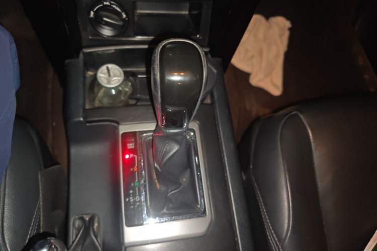 Used Toyota Prado 2016 2.7L Automatic Standard Edition Gear Lever