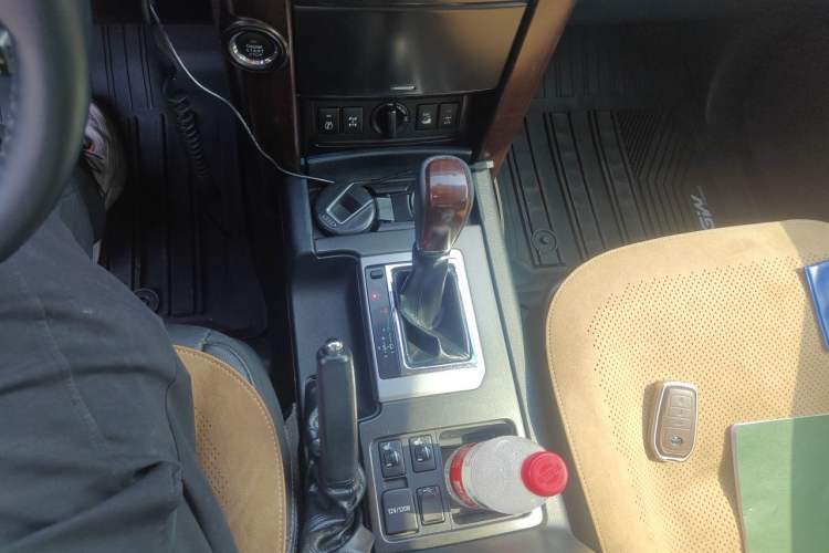 Used Toyota Prado 2016 3.5L Automatic TX-L Gear Lever