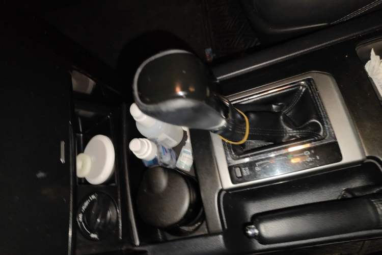 Used Toyota Prado 2016 2.7L Automatic Standard Edition Gear Lever