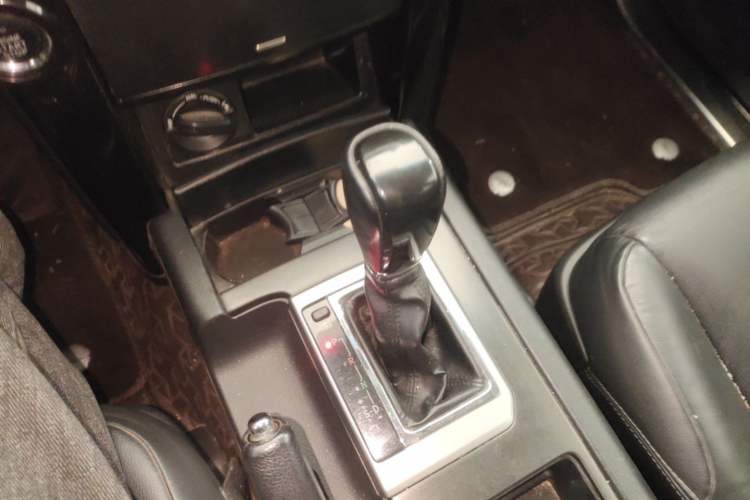 Used Toyota Prado 2016 2.7L Automatic Standard Edition Gear Lever