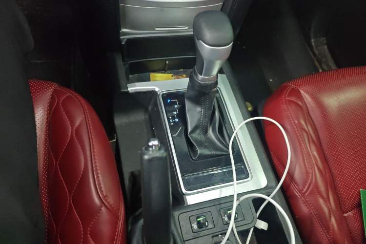 Used Toyota Prado 2016 2.7L Automatic Luxury Edition Gear Lever