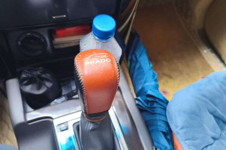 Used Toyota Prado 2016 2700 TX 7-Seater Middle East Version Gear Lever