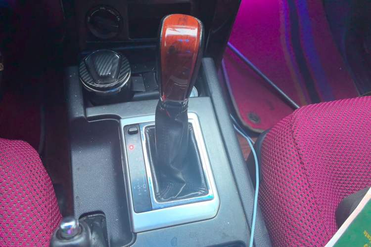 Used Toyota Prado 2016 2.7L Automatic Standard Edition Gear Lever