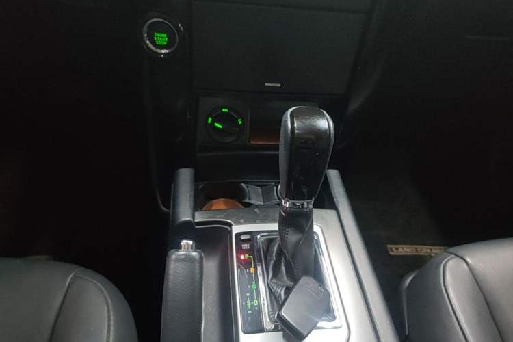 Used Toyota Prado 2016 2.7L Automatic Luxury Edition Gear Lever