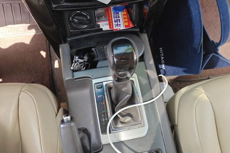 Used Toyota Prado 2016 2.7L Automatic Luxury Edition Gear Lever