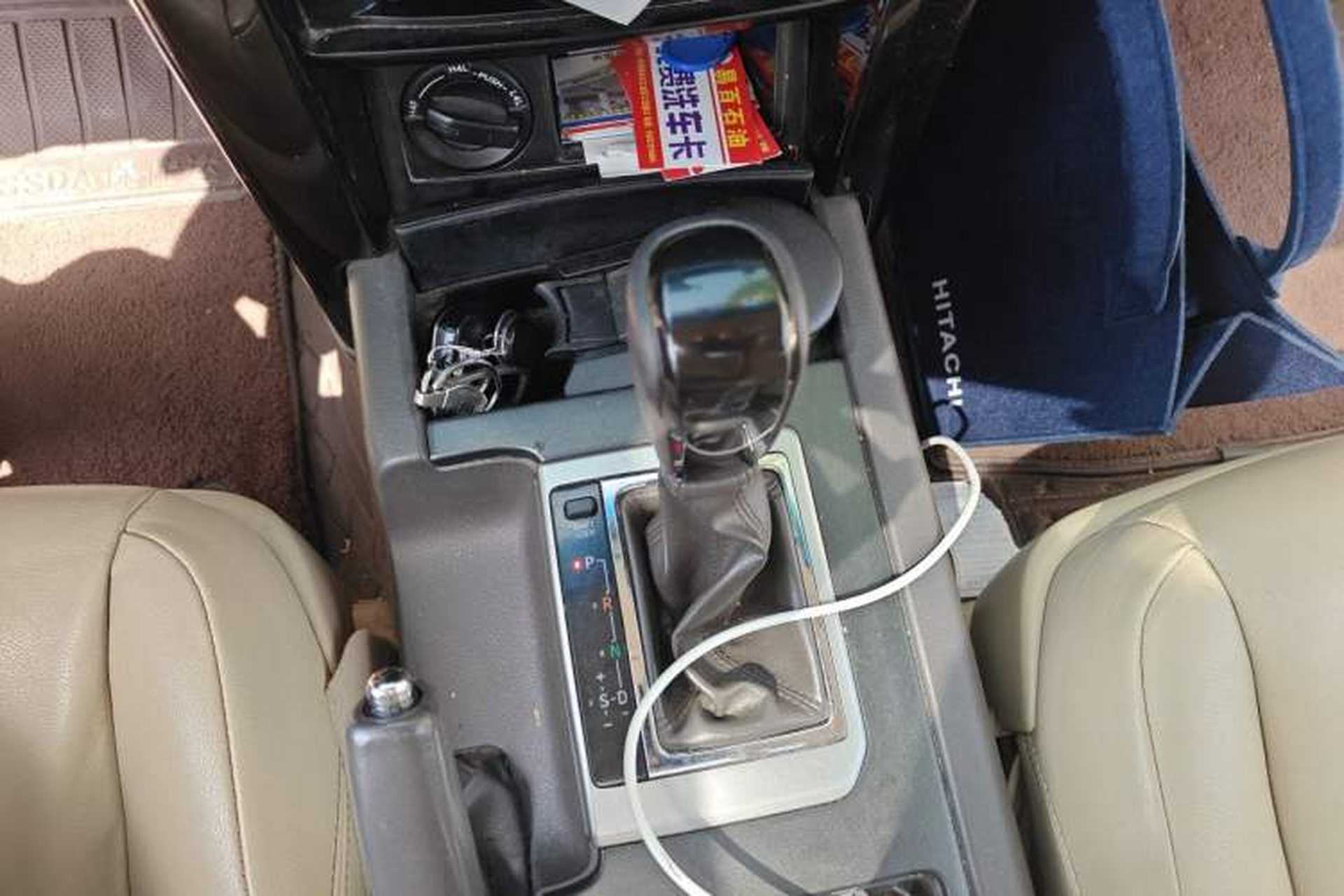 Used Toyota Prado 2016 2.7L Automatic Luxury Edition Gear Lever