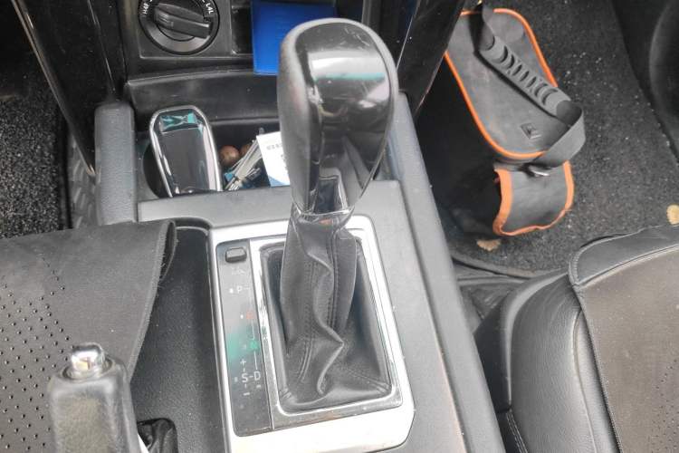 Used Toyota Prado 2016 2.7L Automatic Standard Edition Gear Lever