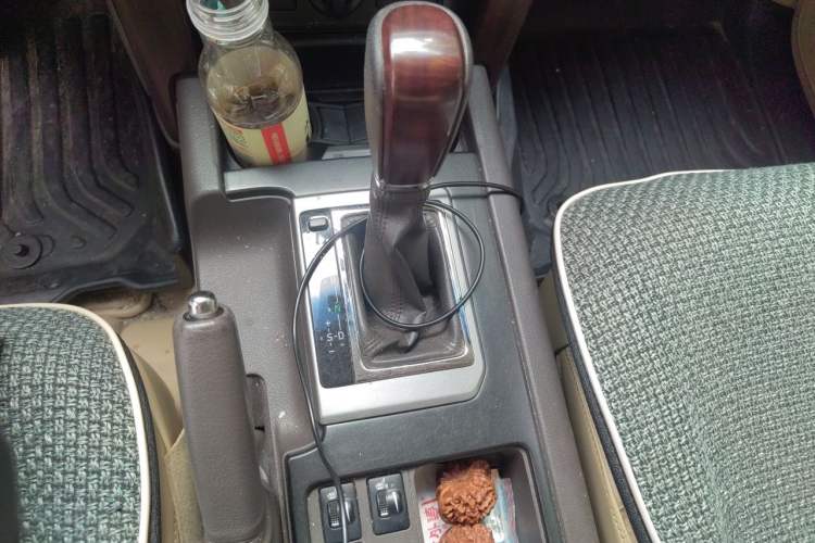 Used Toyota Prado 2016 3.5L Automatic TX-L Gear Lever