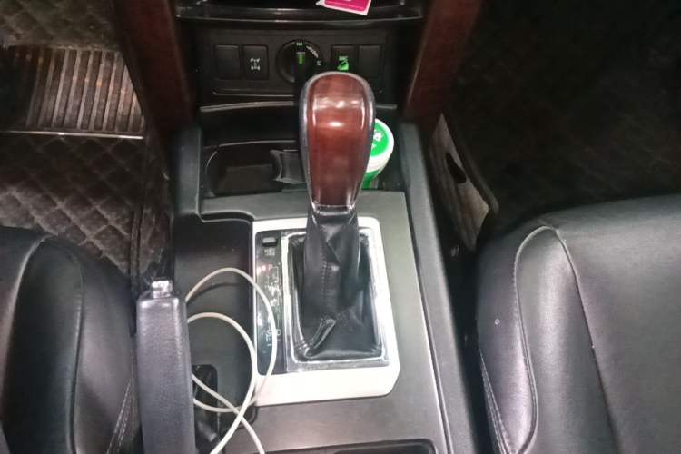 Used Toyota Prado 2016 3.5L Automatic TX-L Gear Lever