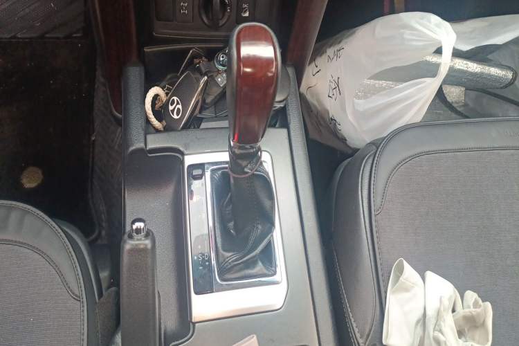 Used Toyota Prado 2016 3.5L Automatic TX-L Gear Lever