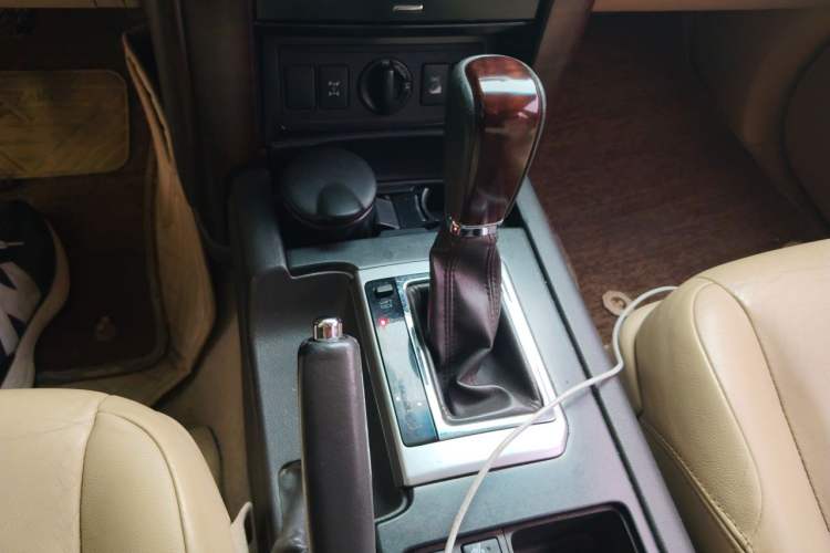 Used Toyota Prado 2016 3.5L Automatic TX-L NAVI Gear Lever