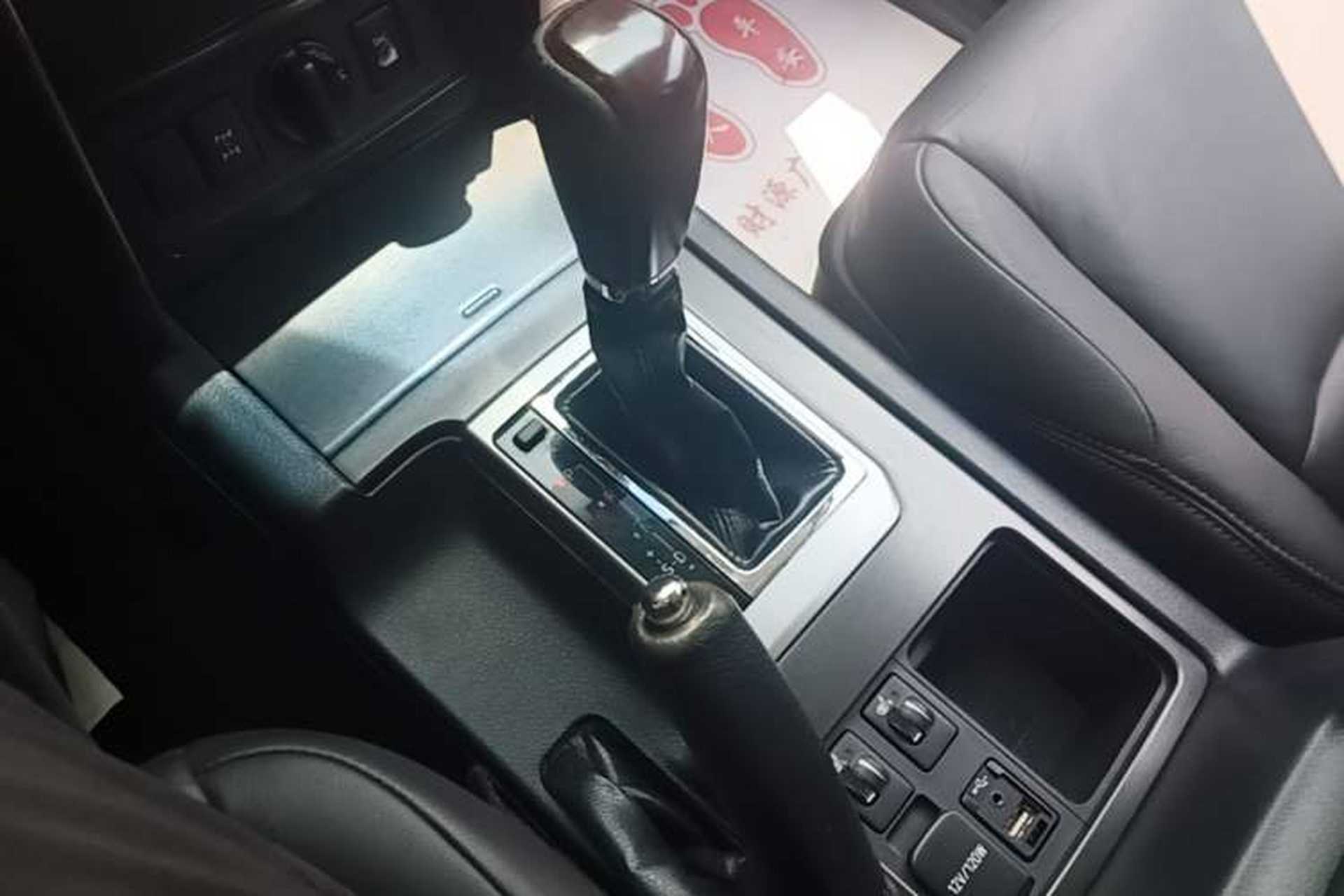 Used Toyota Prado 2016 3.5L Automatic TX-L NAVI Gear Lever