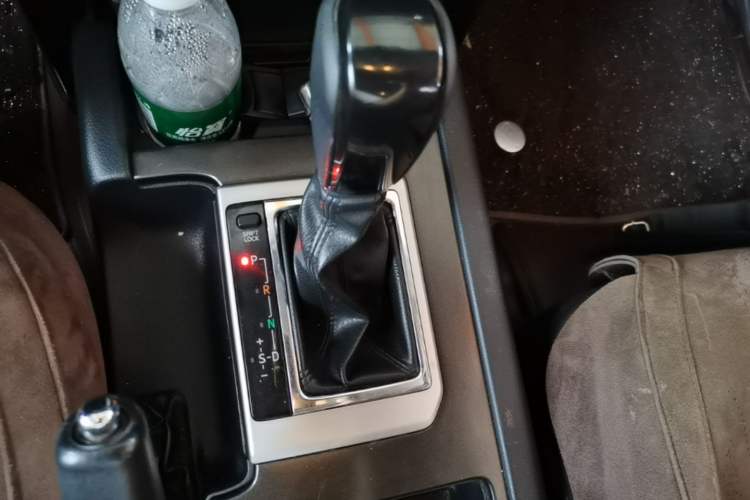 Used Toyota Prado 2016 2.7L Automatic Standard Edition Gear Lever