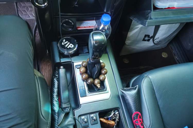 Used Toyota Prado 2016 2.7L Automatic Standard Edition Gear Lever