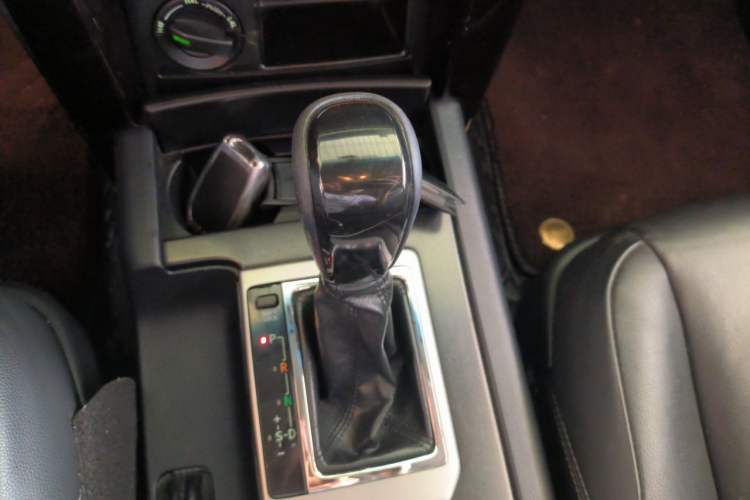 Used Toyota Prado 2016 2.7L Automatic Luxury Edition Gear Lever