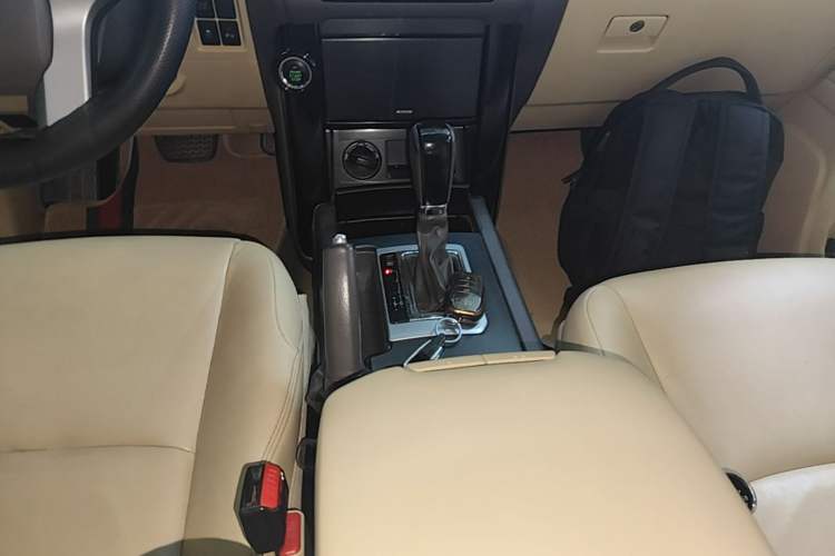 Used Toyota Prado 2016 2.7L Automatic Standard Edition Gear Lever