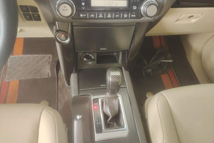 Used Toyota Prado 2016 2.7L Automatic Standard Edition Gear Lever
